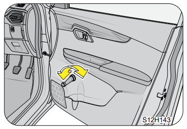 Manual window